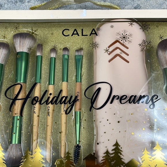 NIB Cala Holiday Dreams Makeup Brushes Gift Set Christmas Hanukkah - Picture 2 of 8
